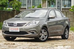 帮我看下这是什么车，哪年车，谢谢啦